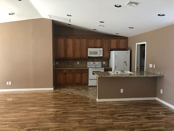 5th image of 5615 W Lupine Ave