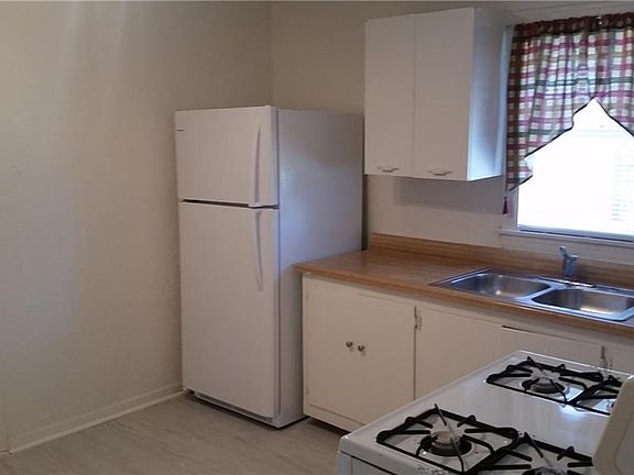 3rd image of 4925 Donnelly Ave