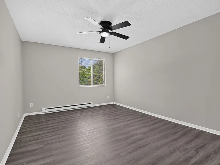 Willow Knolls Apartments — Photo 43