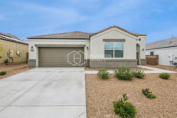 4 bed, 3.0 bath, 2258 sqft, $2,099 — Photo 3