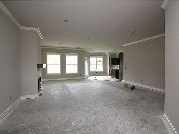 5th image of 1409 S 13th Pl
