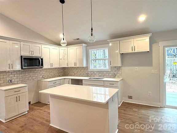 3rd image of 2338 Neill Rd