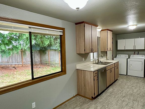 2nd image of 10605 19th Ave SE