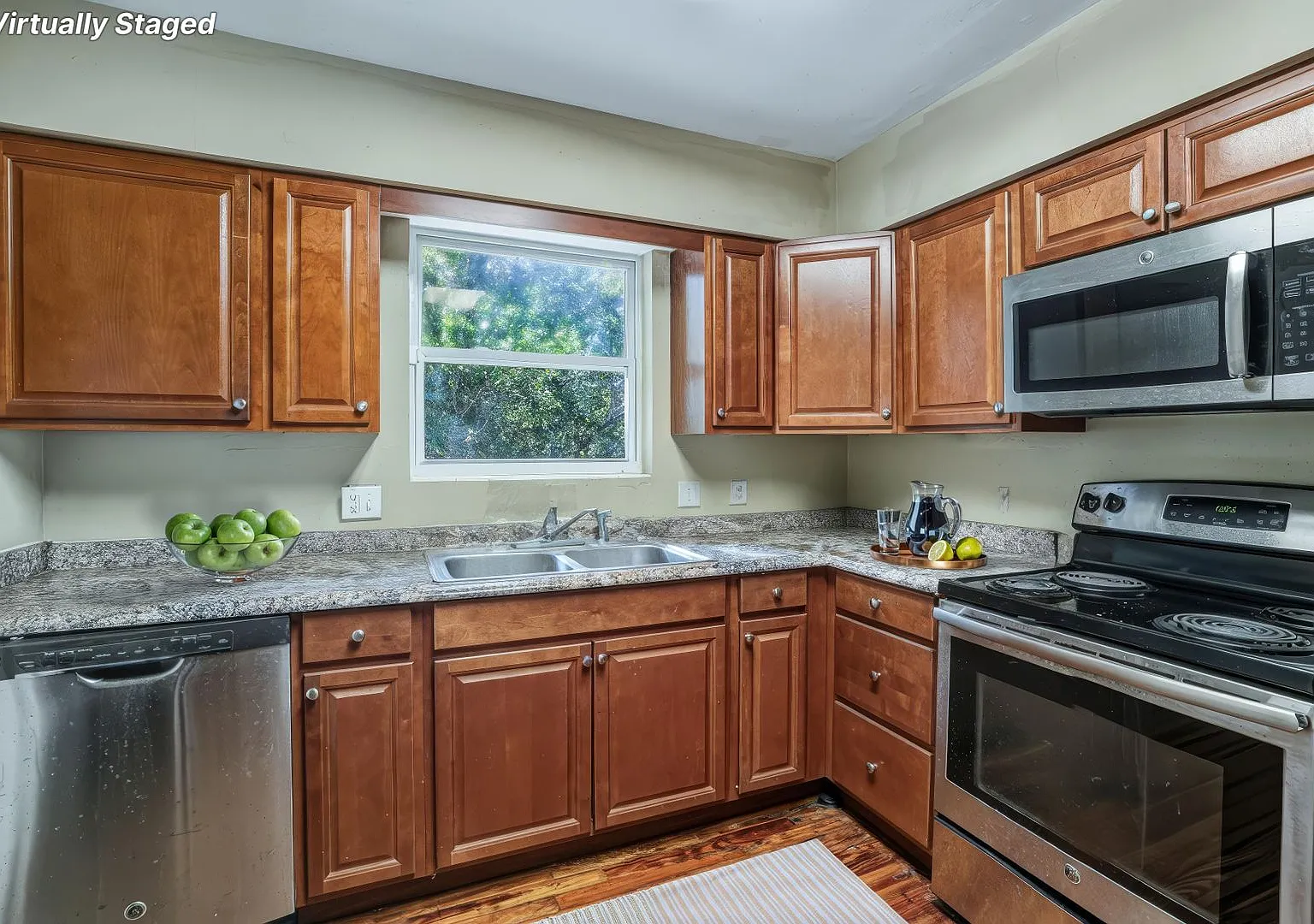 Charming 3 Bedroom walking distance from FSU!! Available for Fall 2027 — Photo 4