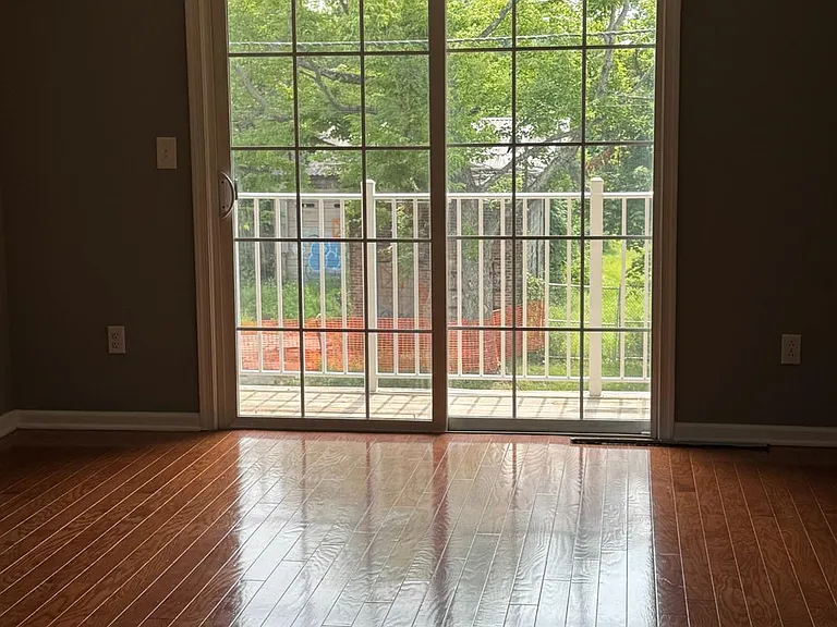 1325 Fernwood Ct — Photo 5