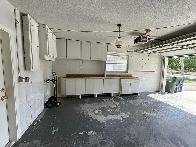 4155 Prudence Dr — Photo 36