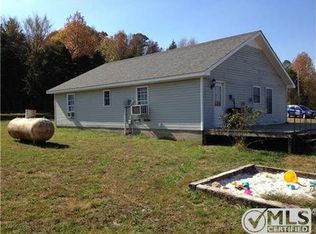 3581 Pineview Rd, Lobelville, TN 37097