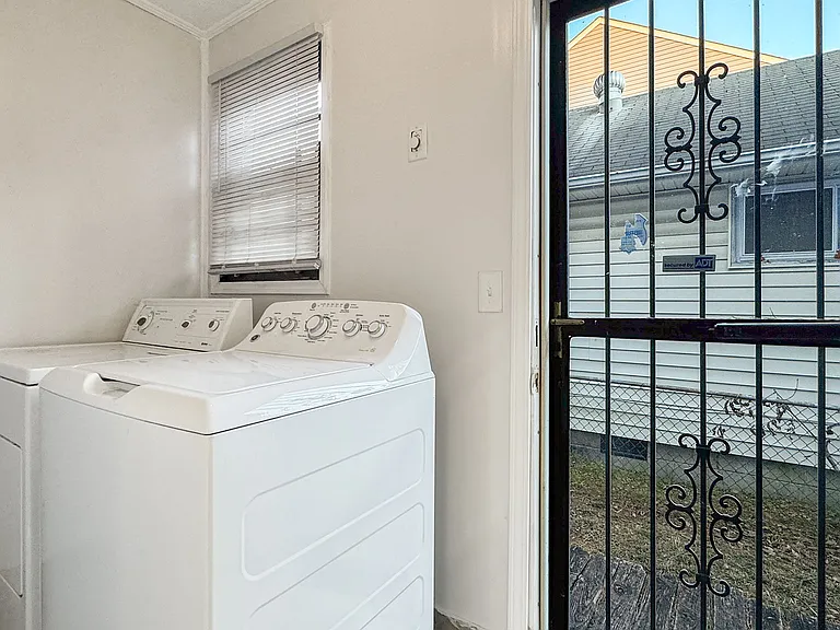 2728 E Virginia Beach Blvd — Photo 11