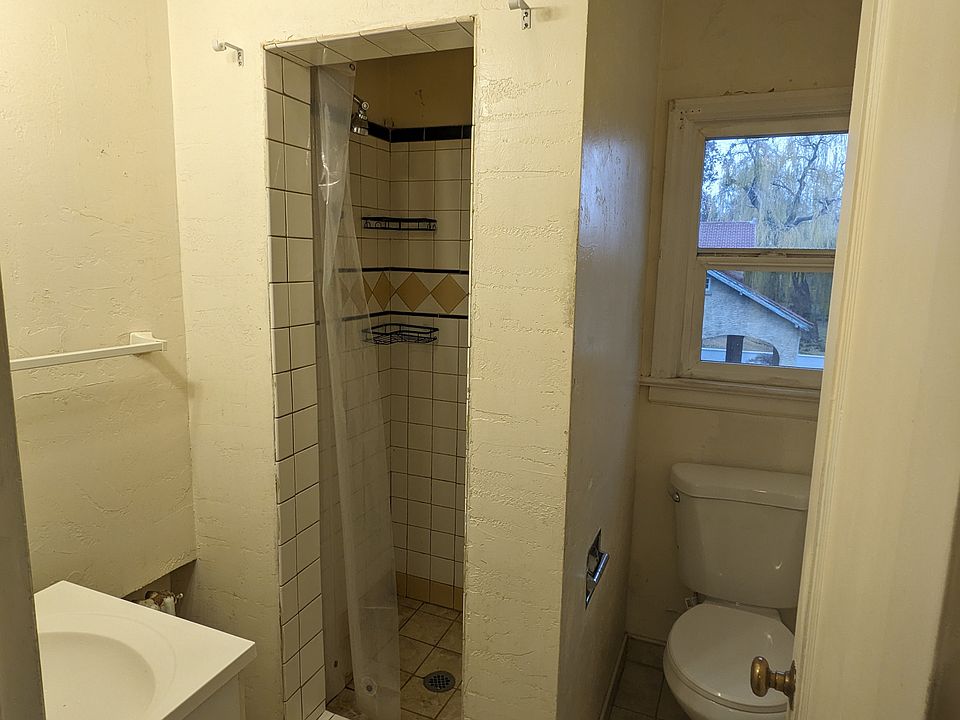 1st image of 636 S Palouse St #10