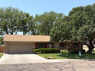 2511 Coachman Ln, Garden City, KS 67846