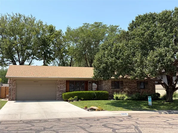 2511 Coachman Ln, Garden City, KS 67846