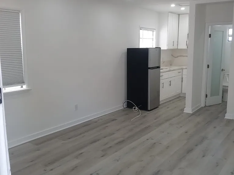 1233 Gordon St #6 — Photo 1