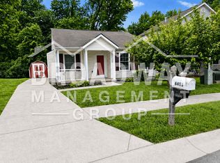 6411 Hunters Creek Blvd, Louisville, KY 40258