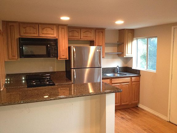 2nd image of 16708 Oak Way Ln