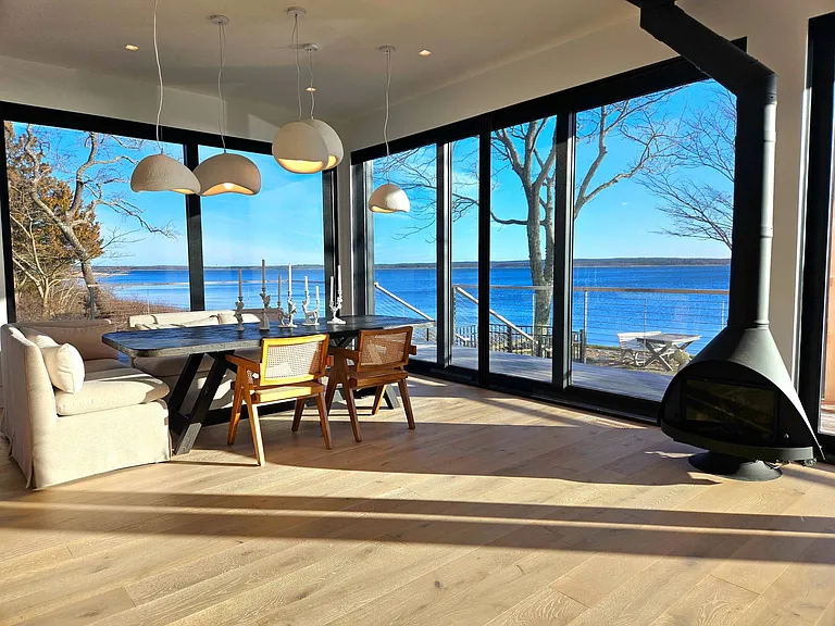 599 Peconic Bay Blvd — Photo 17