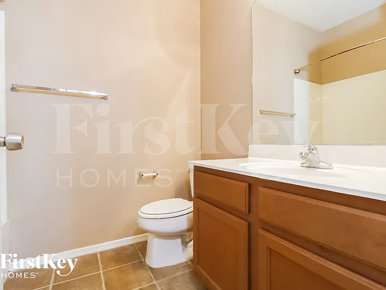 7708 S 68th Dr — Photo 13