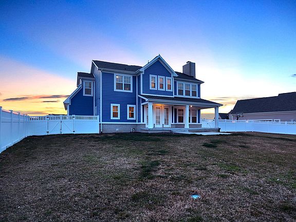 4th image of 13923 Amber Meadow Dr E