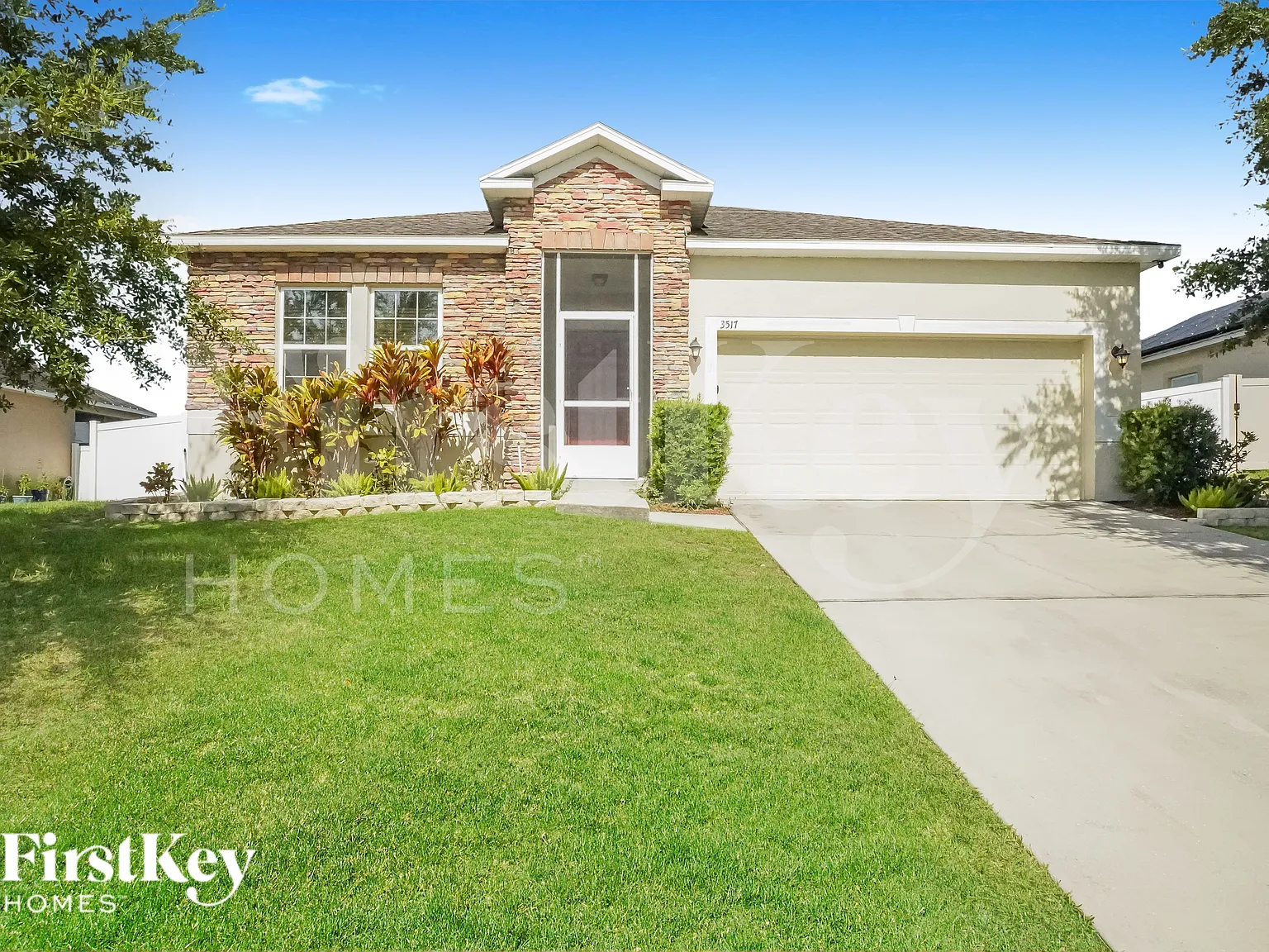3 bed, 2.0 bath, 2000 sqft, $2,265 — Photo 1