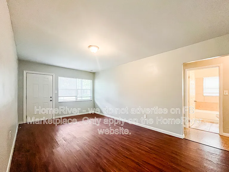 1903 W Spruce St — Photo 7