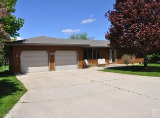 2210 14th Pl N, Clear Lake, IA 50428