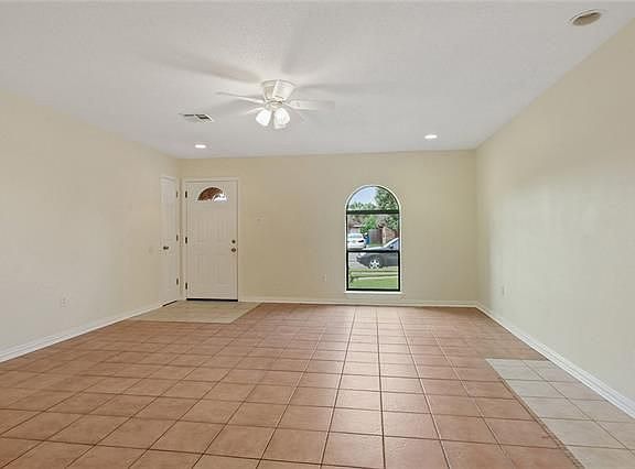 4th image of 2413 Judy Dr