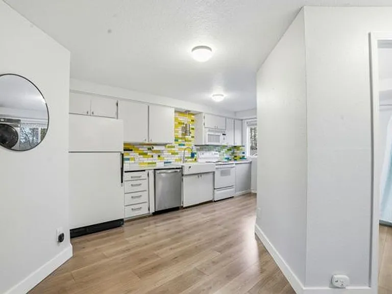 12452 SE 110th Ct — Photo 3