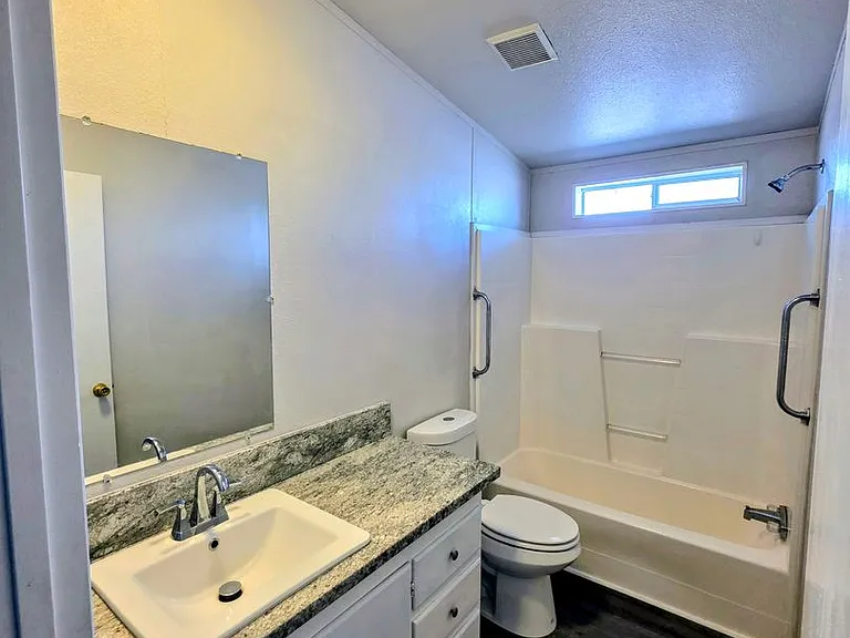 3545 Graham Ave — Photo 15
