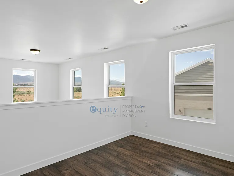 10539 S Liv Way — Photo 13