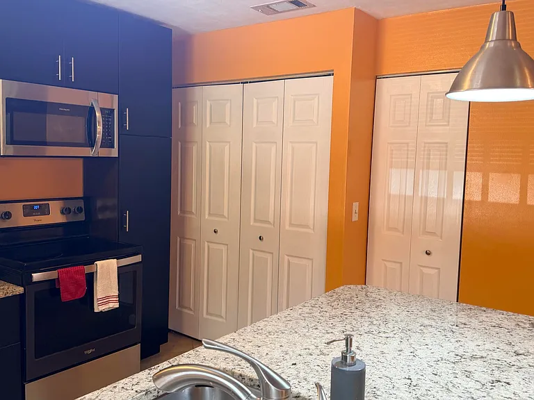 1681 Spring Garden Ct S — Photo 5