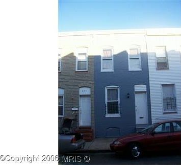 2nd image of 121 N Rose St