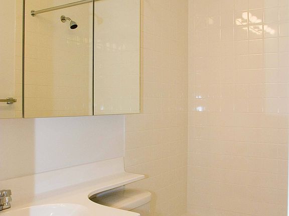 4th image of 92 Grove St APT 65