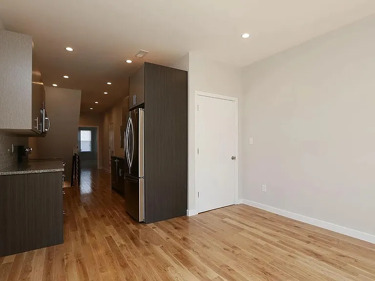 6 N 42nd St #2 — Photo 7