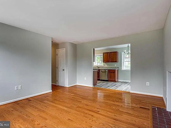 4th image of 6225 Seminole Pl #B