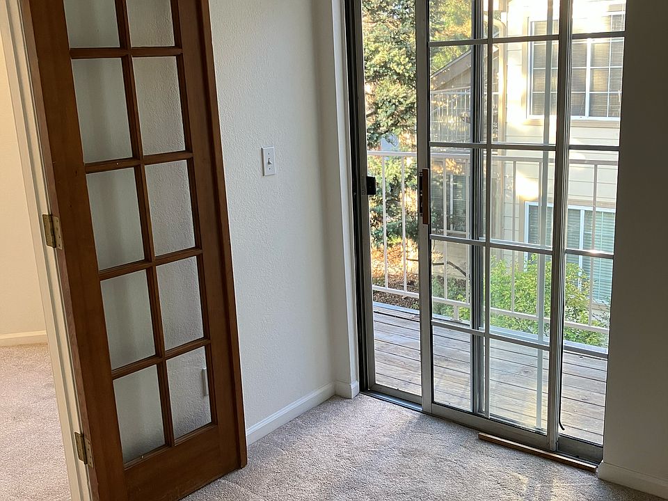 Second bedroom and balcony
