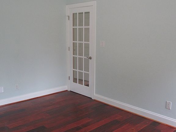 3rd image of 127 Chateau Pl