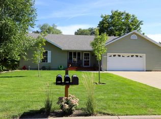 317 3rd St N, Dundas, MN 55019
