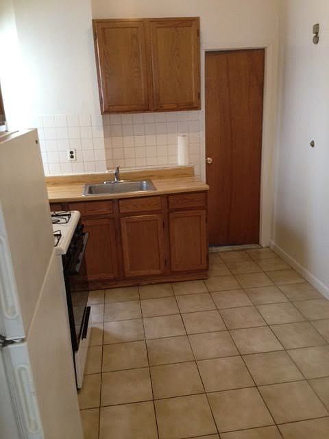 2nd image of 3157 35th St