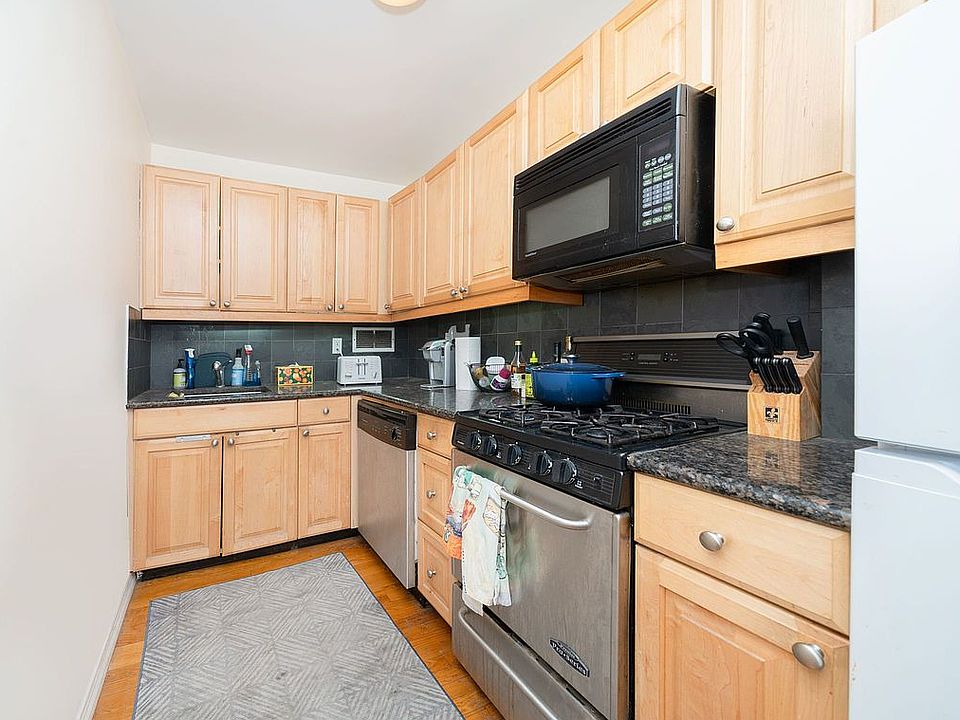 1st image of 333 E 34th St APT 9J