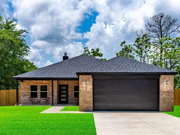 1079 Pearl Harbor St, Tool, TX 75751