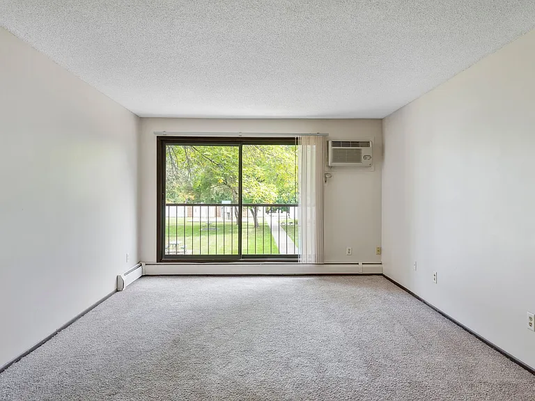 Eastgate Apartments — Photo 44