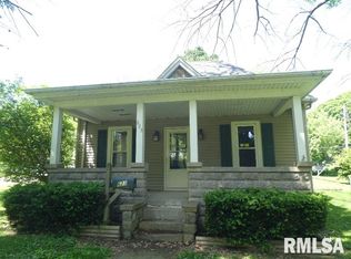 623 S 11th St, Petersburg, IL 62675