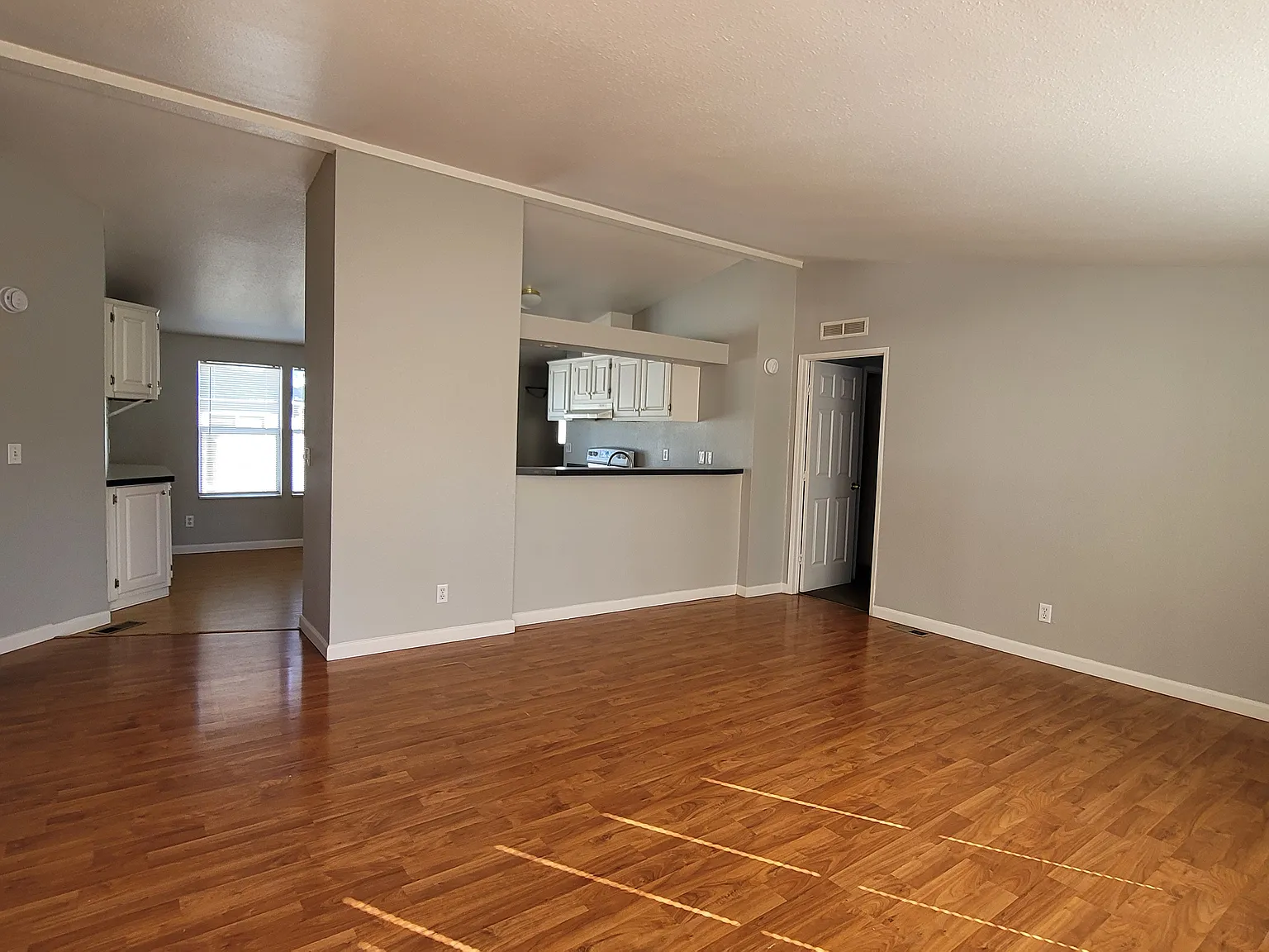 3 bed, 1188 sqft, $1,995 — Photo 2