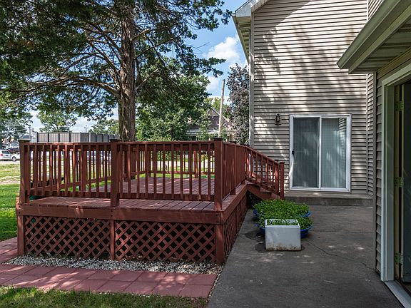 4th image of 109 E Morrell St