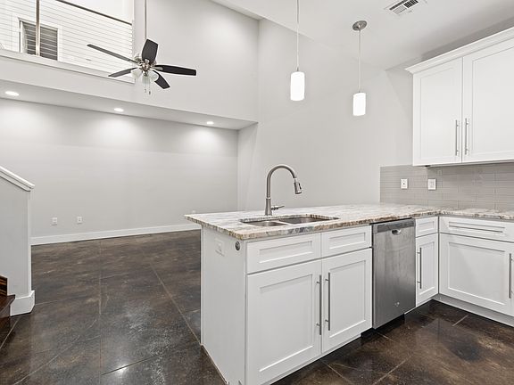 5th image of 209 Highland Park Ln