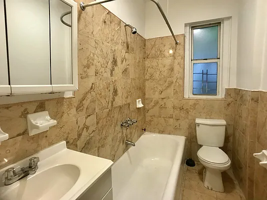 Rented by Bohemia Realty Group | media 18