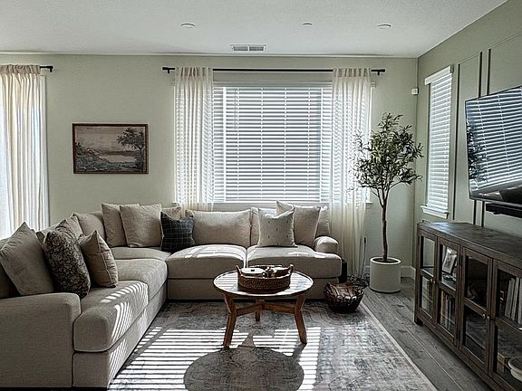 3rd image of 1049 Sierra Morena Way