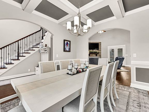 4th image of 1180 Reda Dr