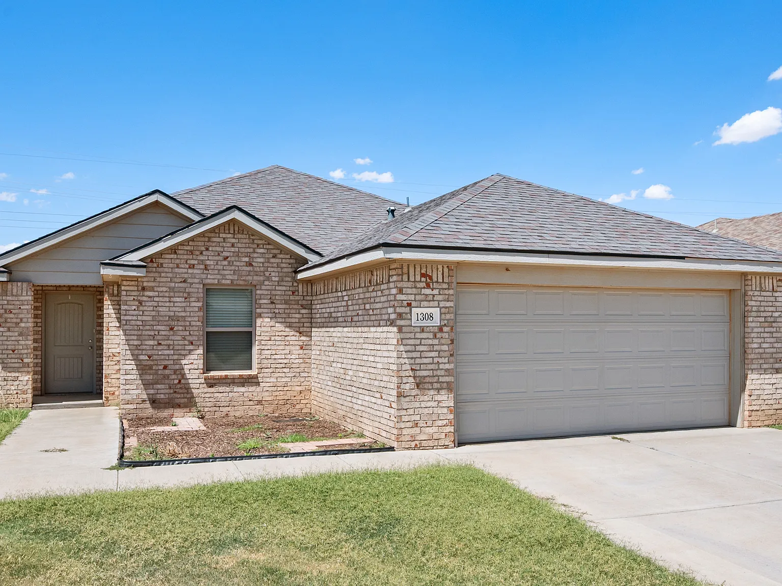 4 bed, 1446 sqft, $1,599 — Photo 1