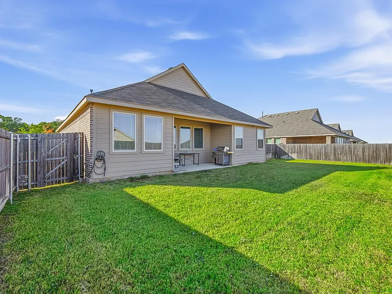 216 Post Oak St — Photo 38