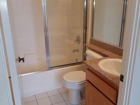 5th image of 5716 Whitsett Ave APT 8